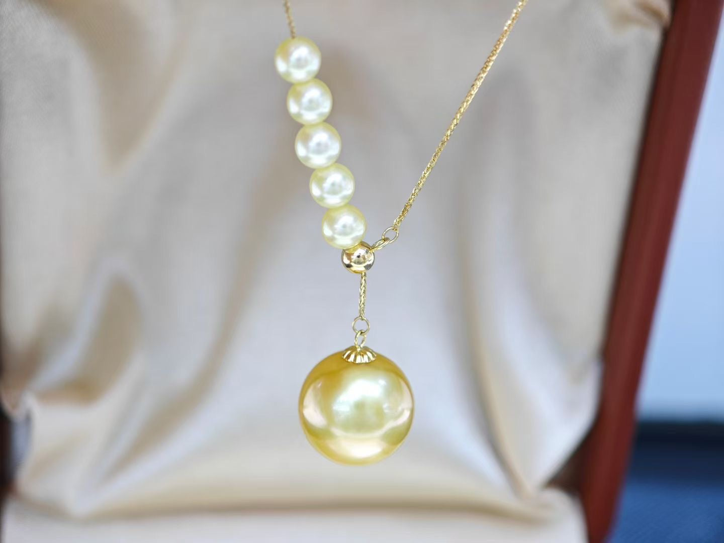 4mm & 11 mm South Sea Golden Pearl Necklace · 18K Gold